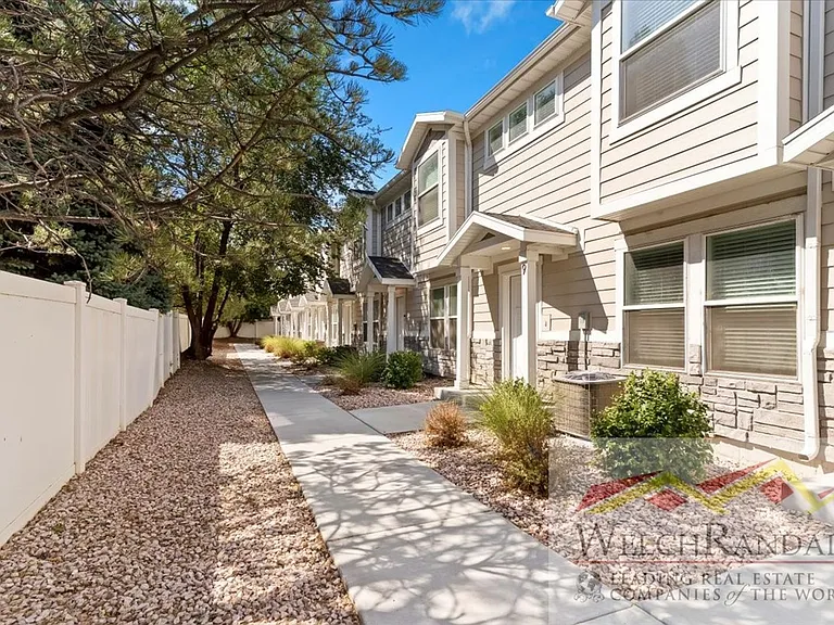 Shady Brook Townhomes